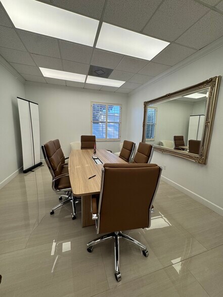 More Photos Of 15429 N Florida Ave, Tampa Medical For Lease