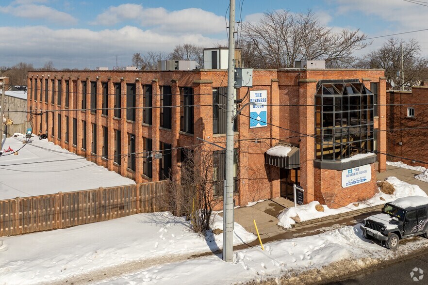 Primary Photo Of 243-247 Church St, St Catharines Office For Lease