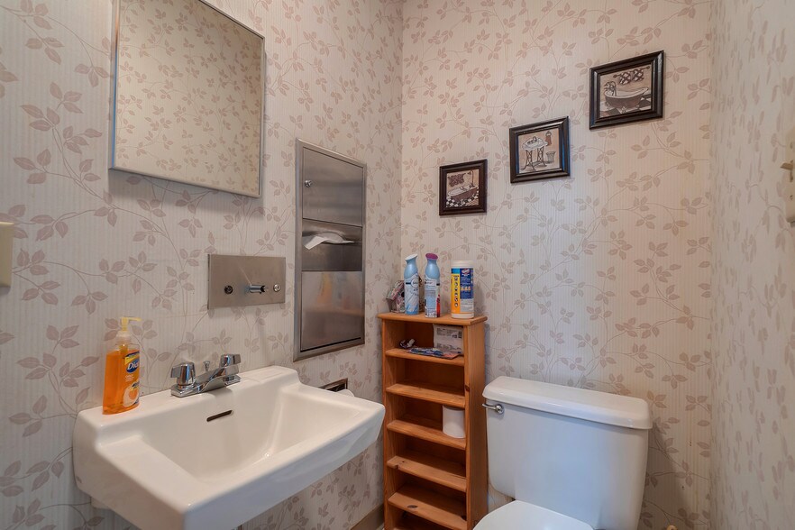 More Photos Of 33 Electric Ave, Fitchburg Medical For Lease