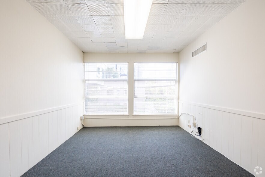 More Photos Of 1601 N Gower St, Los Angeles Office For Sale