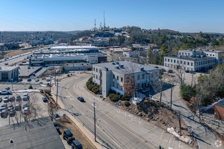 More Photos Of 240 Bear Hill Rd, Waltham Medical For Lease