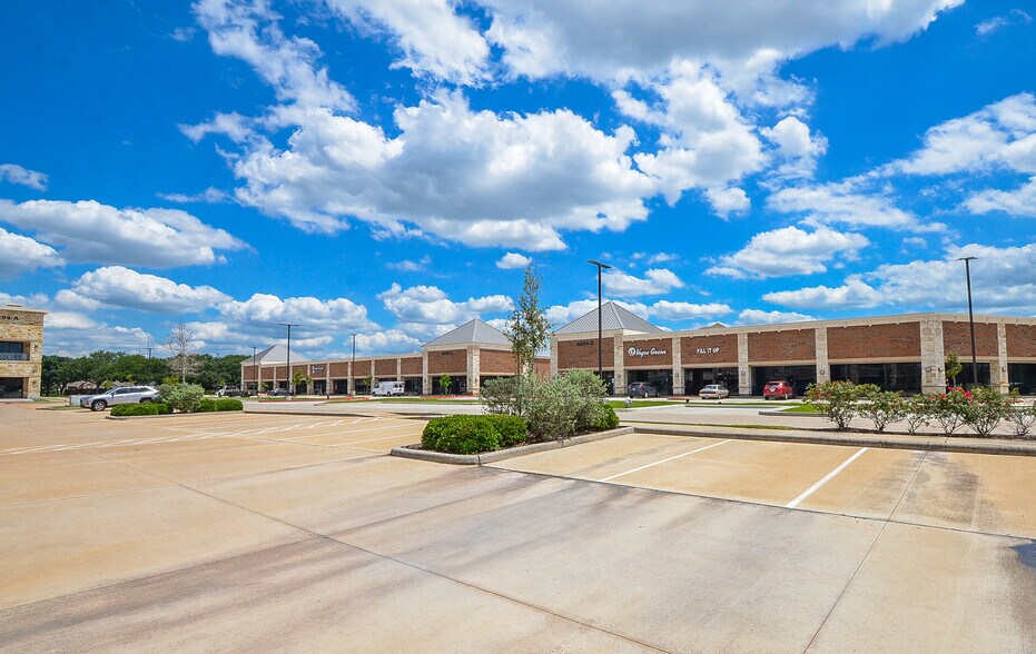 More Photos Of 4899 Highway 6, Missouri City Unknown For Lease