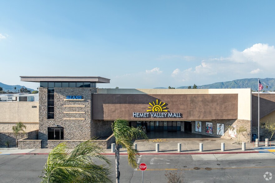 More Photos Of 2200 W Florida Ave, Hemet Unknown For Lease