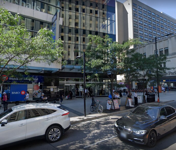 More Photos Of 384 Yonge St, Toronto Apartments For Sale