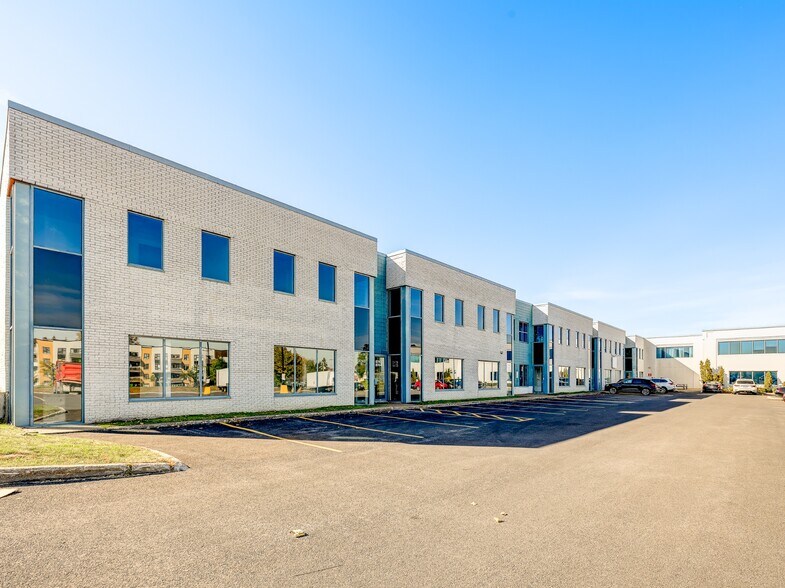 Primary Photo Of 8740-8878 Blvd Pie-IX, Montréal Warehouse For Lease