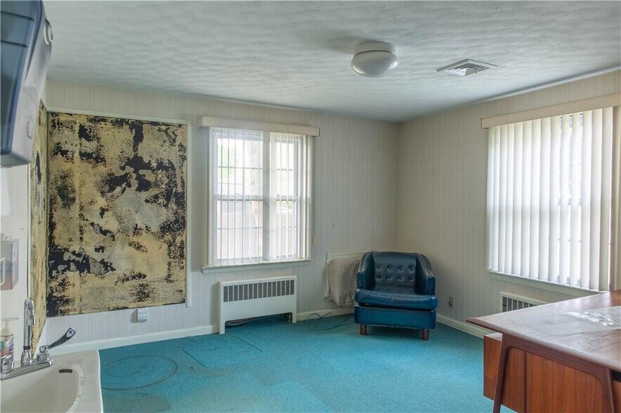 More Photos Of 5393 Post Rd, East Greenwich Office For Sale