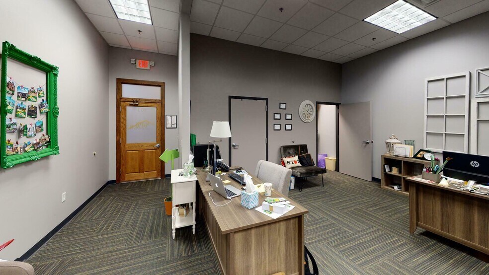 More Photos Of 101 S Main St, Decatur Office For Lease