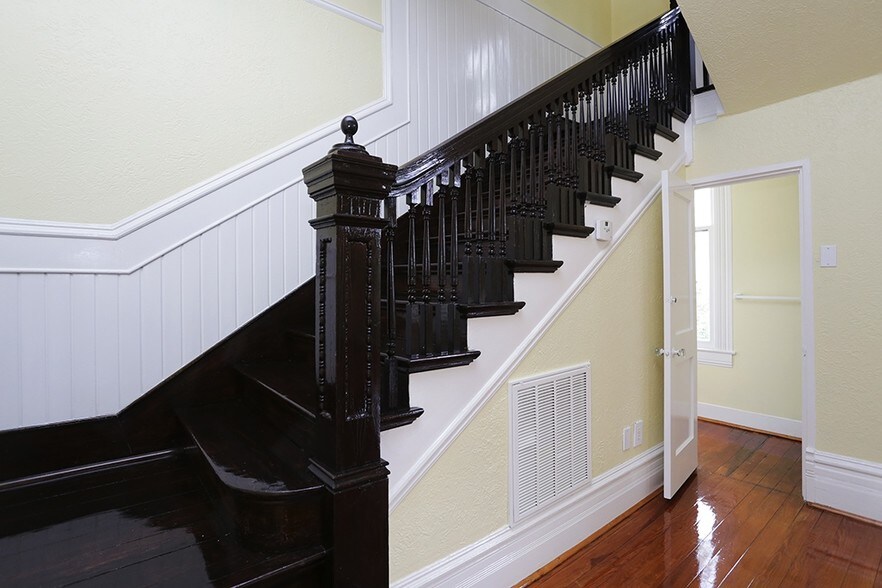 More Photos Of 1229 Heights Blvd, Houston Loft Creative Space For Lease