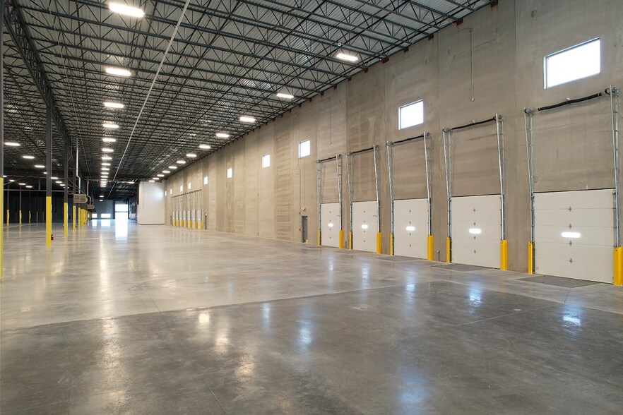 More Photos Of 2075 25th, Altoona Distribution For Lease