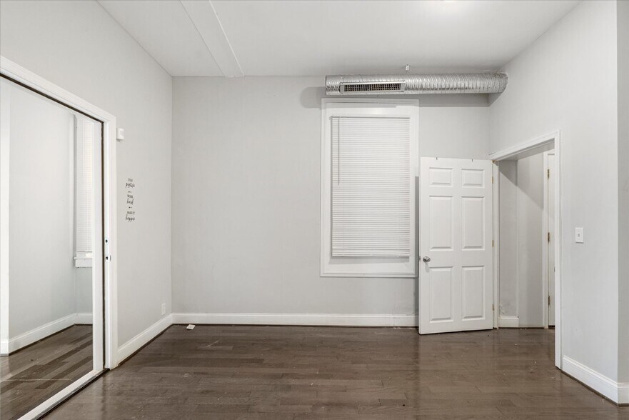 More Photos Of 204 E 25th St, Baltimore Office For Sale