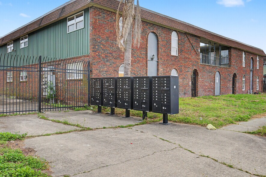 More Photos Of 6711-6817 Tara Ln, New Orleans Apartments For Sale