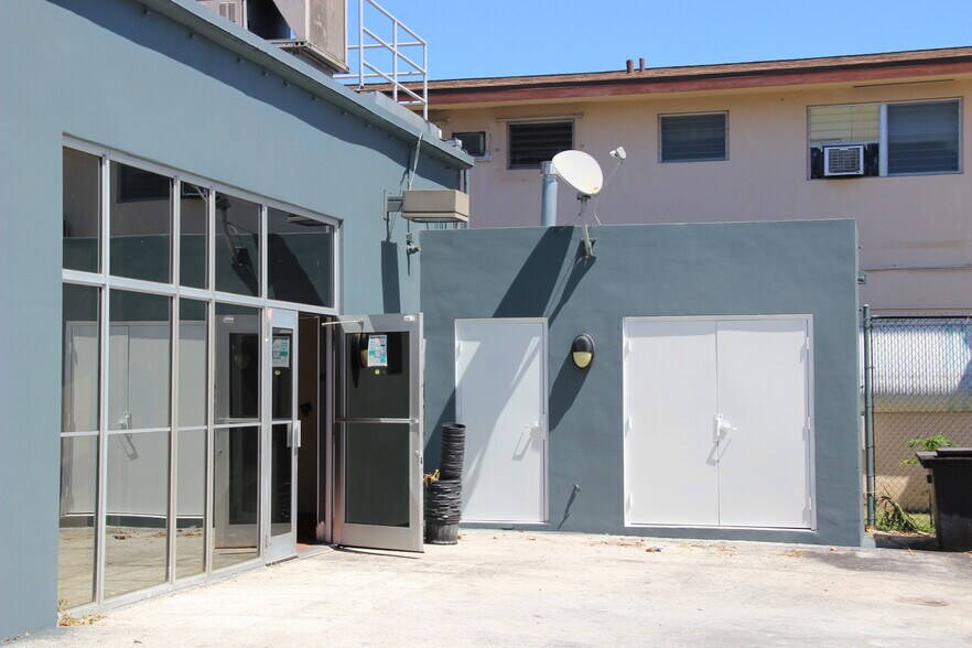 More Photos Of 72 NW 79th St, Miami Restaurant For Sale