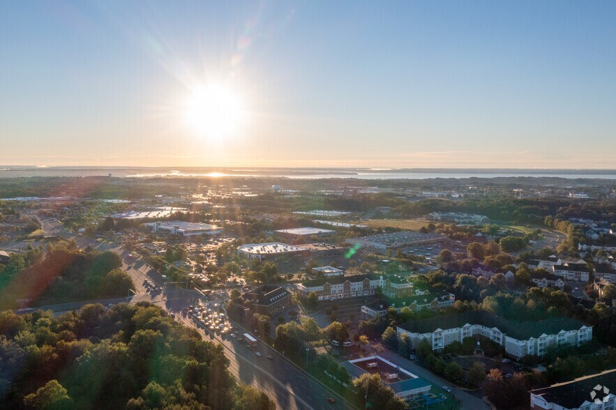 More Photos Of 13875 Hedgewood Dr, Woodbridge Medical For Lease