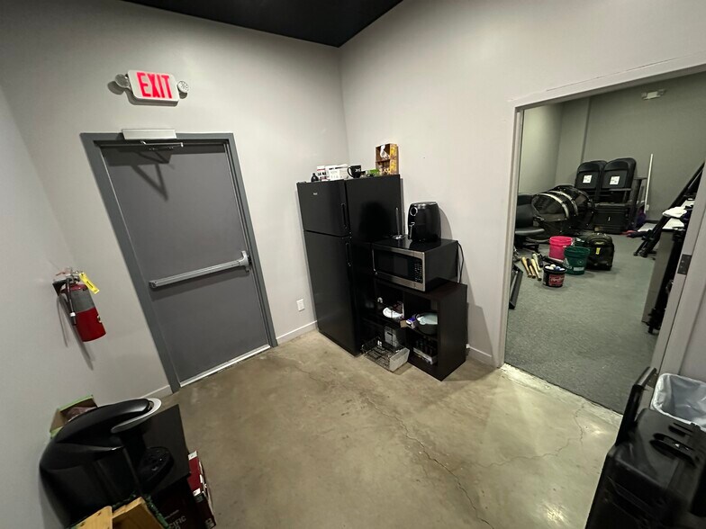 More Photos Of 4312 Republic Ct, Concord Warehouse For Lease