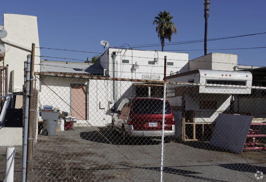 More Photos Of 260-264 E La Habra Blvd, La Habra Storefront For Lease
