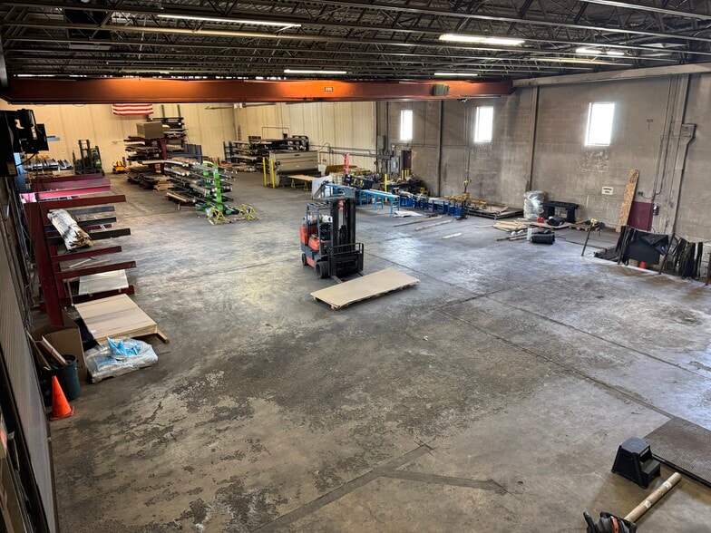 More Photos Of 2809 NE Winter St, Minneapolis Warehouse For Sale