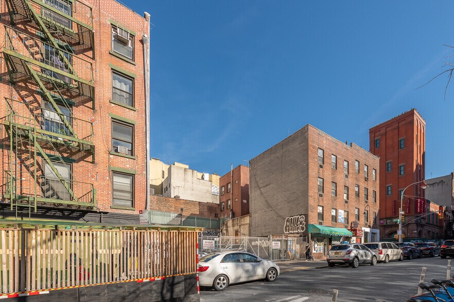 More Photos Of 98-100 Bayard St, New York Land For Sale