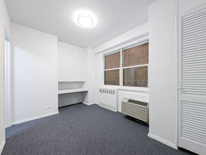 More Photos Of 166 E 35th St, New York Apartments For Lease