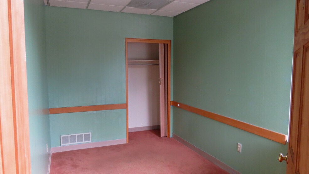 More Photos Of 215 Fisherville Rd, Concord General Retail For Lease