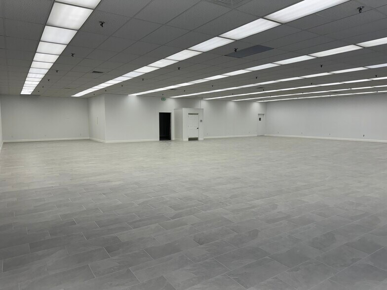 More Photos Of 1657 Cassopolis St, Elkhart Freestanding For Lease