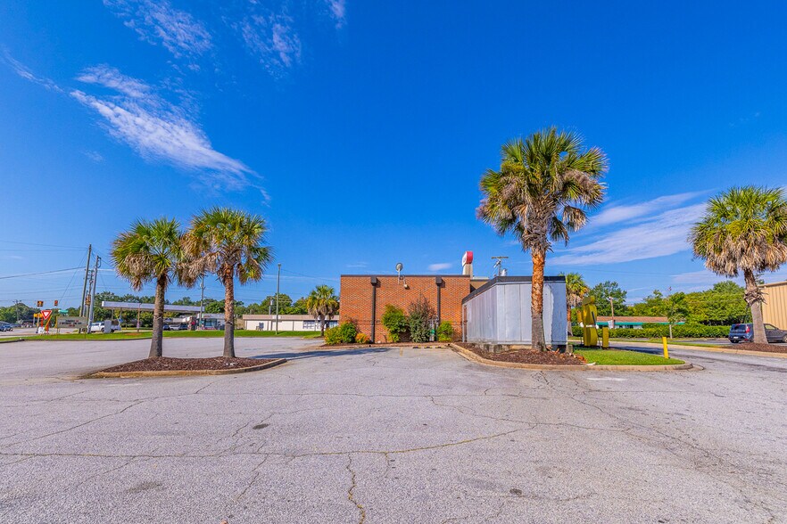 More Photos Of 497 E Blackstock Rd, Spartanburg Restaurant For Sale