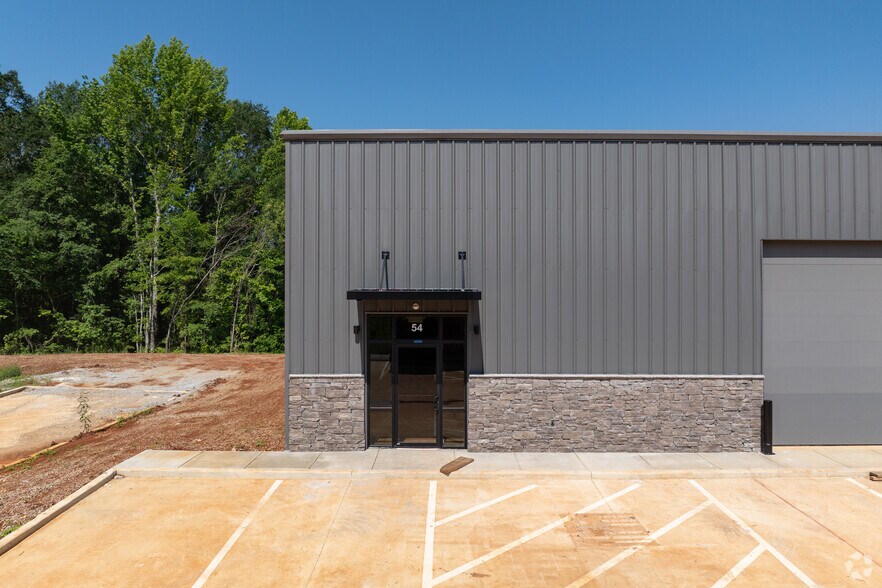 More Photos Of 564 Blake Bottom Road, Huntsville Showroom For Lease