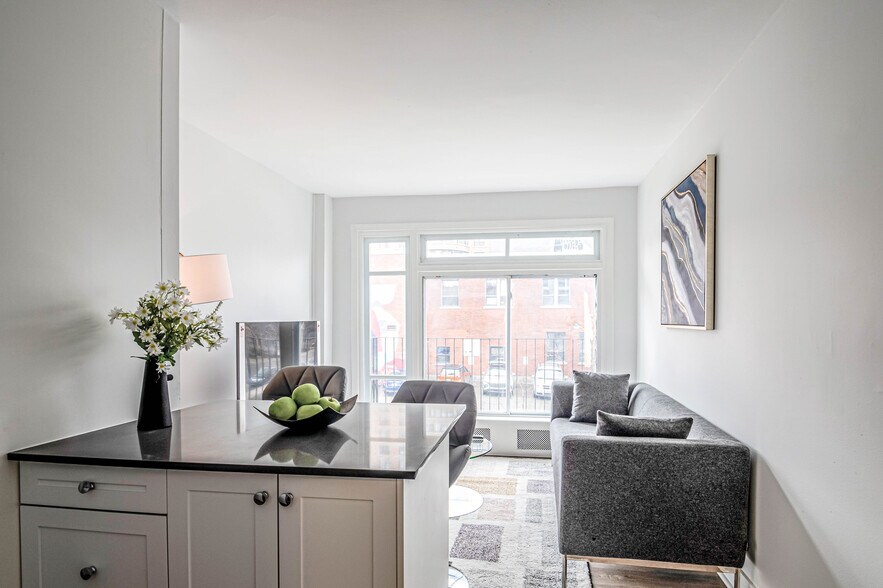 More Photos Of 105 Rue Milton, Montréal Apartments For Sale
