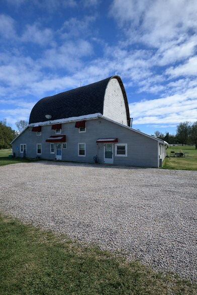 Primary Photo Of 4917 E Bennington Rd, Durand Multifamily For Sale