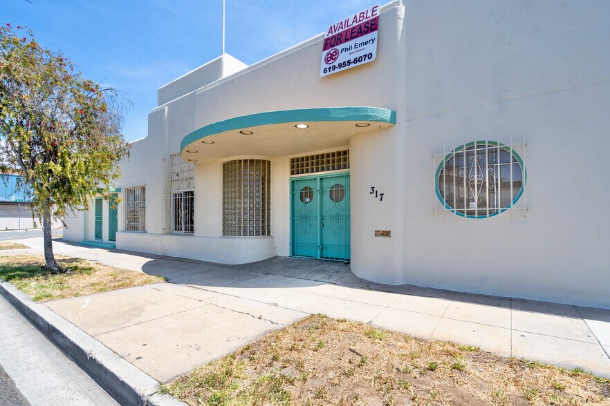 More Photos Of 317 National City Blvd, National City Storefront Retail Office For Lease
