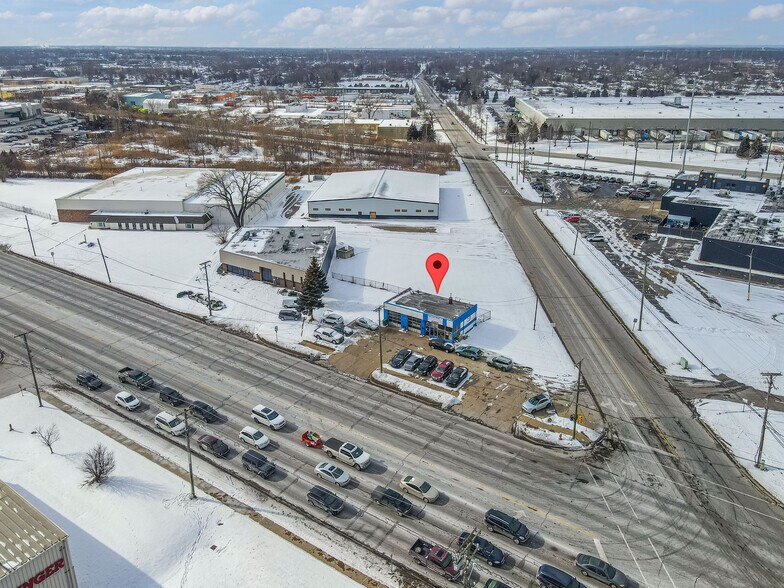 More Photos Of 25985 Groesbeck Rd, Warren Auto Repair For Sale