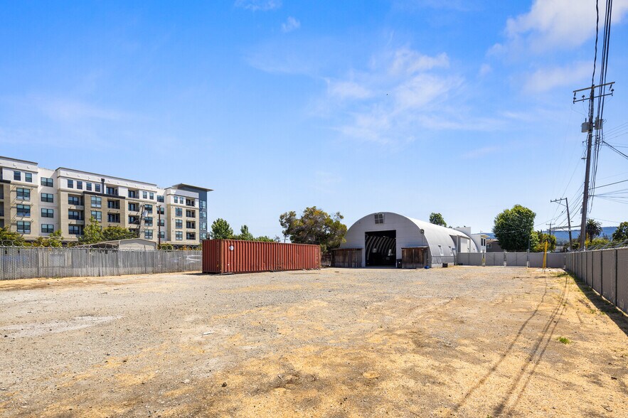 More Photos Of 65 Winslow St, Redwood City Warehouse For Sale