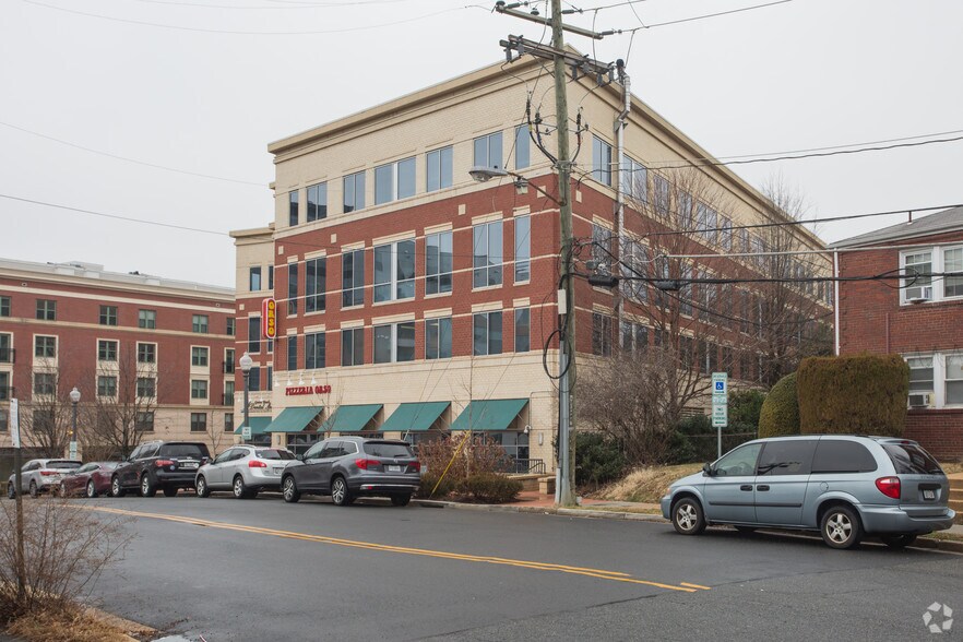 More Photos Of 400 S Maple Ave, Falls Church Office For Lease