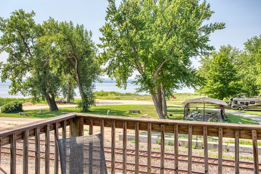 More Photos Of 3531 Wi-35, Maiden Rock Storefront Retail Residential For Sale