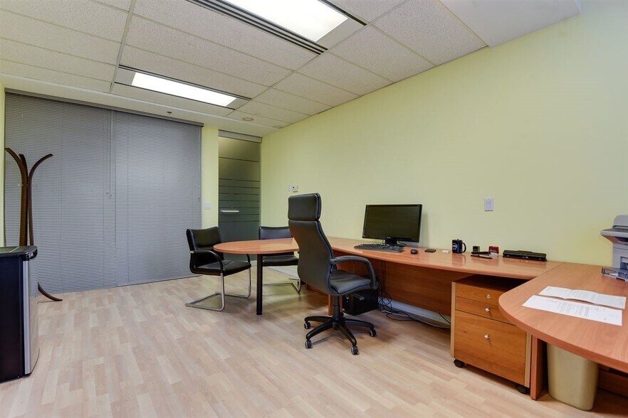 More Photos Of 938 Howe St, Vancouver Medical For Sale