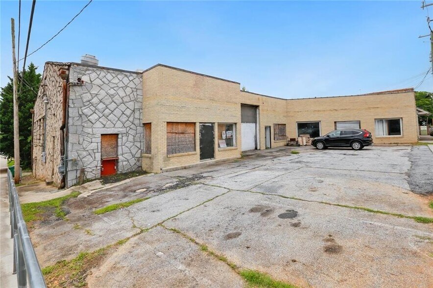 More Photos Of 5367 E Mountain St, Stone Mountain Freestanding For Lease