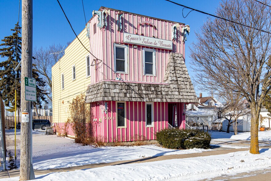 Primary Photo Of 501 S Douglas St, Appleton General Retail For Sale