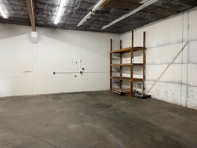 More Photos Of 975 Ellsworth St SW, Albany Freestanding For Lease