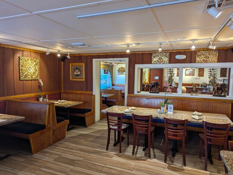 More Photos Of 7923 US Highway 19, Port Richey Restaurant For Sale