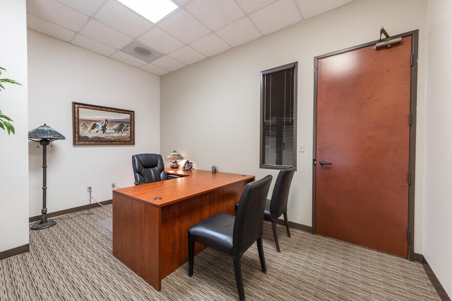 More Photos Of 1000 Heritage Center Cir, Round Rock Office For Sale