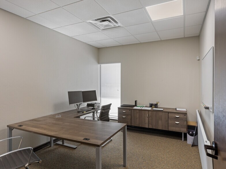 More Photos Of 429 W Wilshire Blvd, Oklahoma City Office For Lease