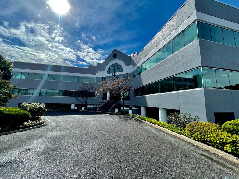 More Photos Of 930 Red Rose Ct, Lancaster Medical For Lease