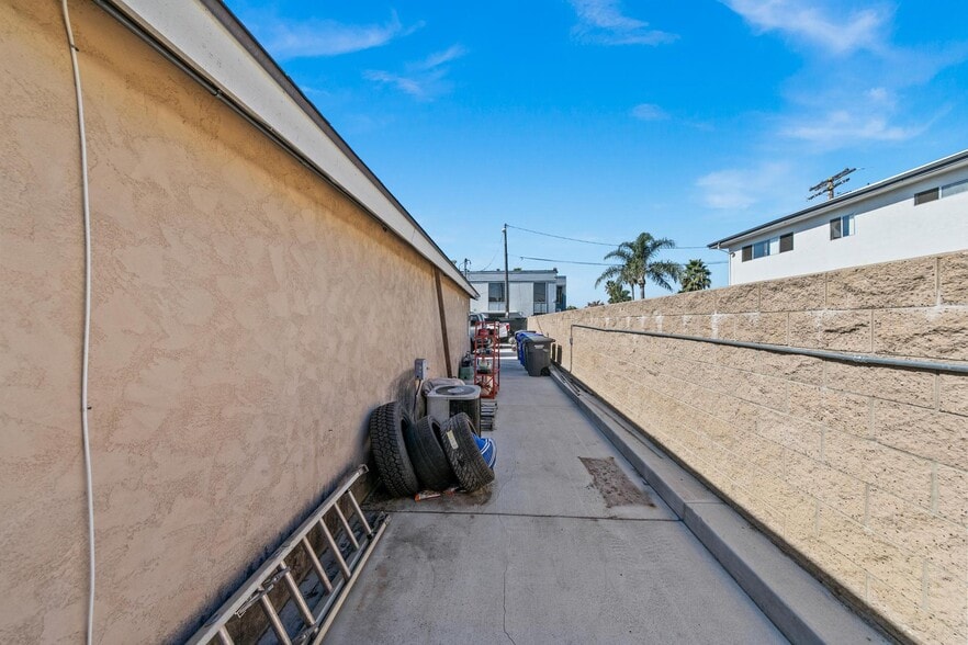More Photos Of 7480 El Cajon Blvd, La Mesa Auto Dealership For Sale