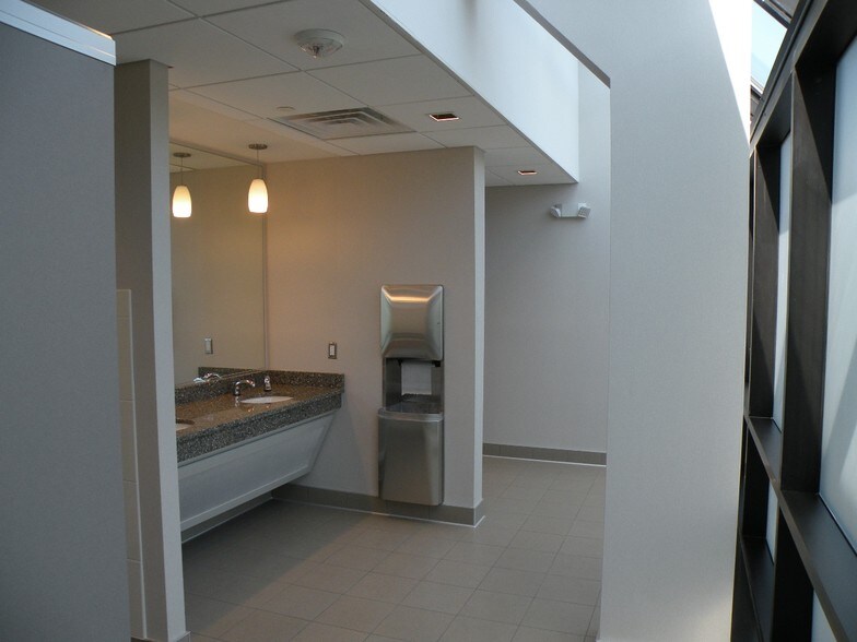 More Photos Of 3554 Chain Bridge Rd, Fairfax Office For Lease