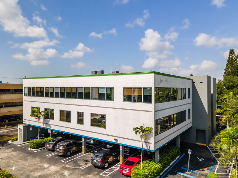 Primary Photo Of 150 NW 168th St, North Miami Beach Medical For Lease