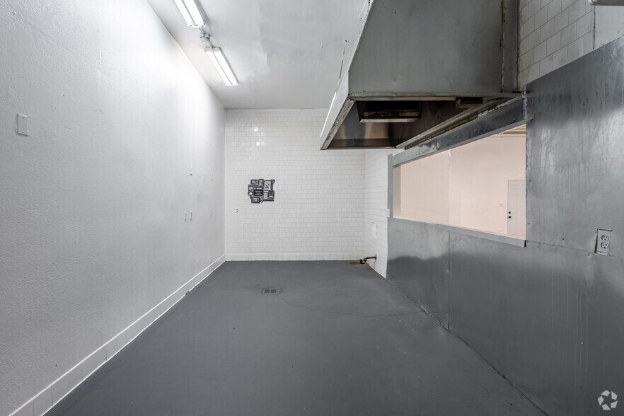 More Photos Of 8129 San Pedro St, Los Angeles Storefront For Sale