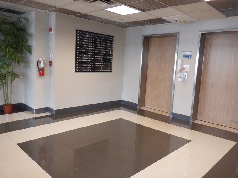 More Photos Of 3900 Woodlake Blvd, Greenacres Office Residential For Lease