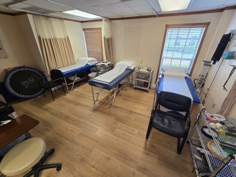 More Photos Of 7777 N University Dr, Tamarac Medical For Sale