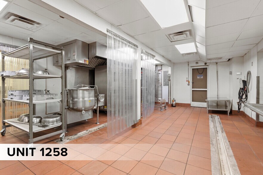 More Photos Of 1250-1264 SW Biltmore St, Port Saint Lucie Warehouse For Sale