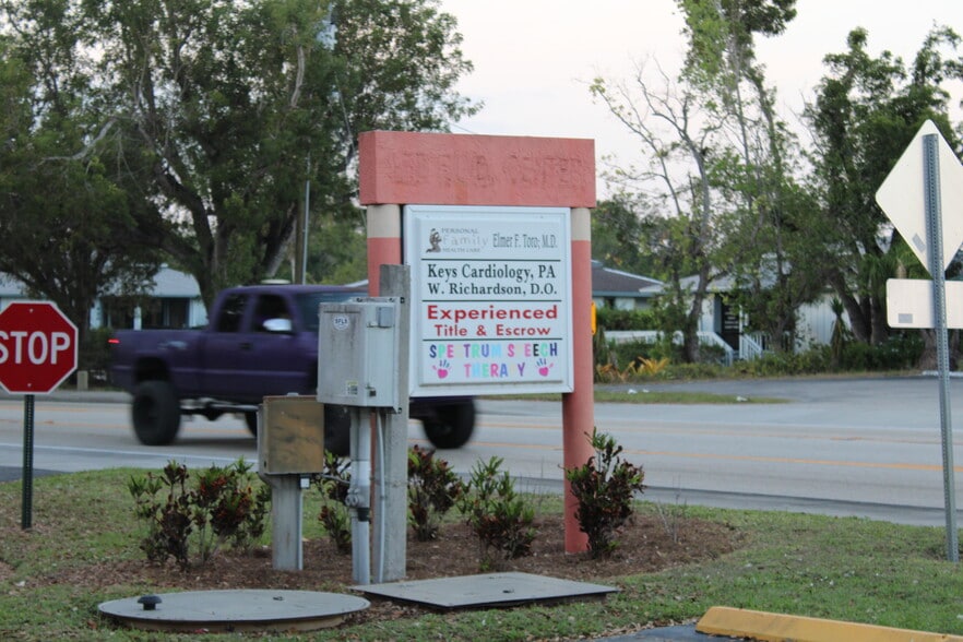 More Photos Of 391 Lee Blvd, Lehigh Acres Medical For Lease