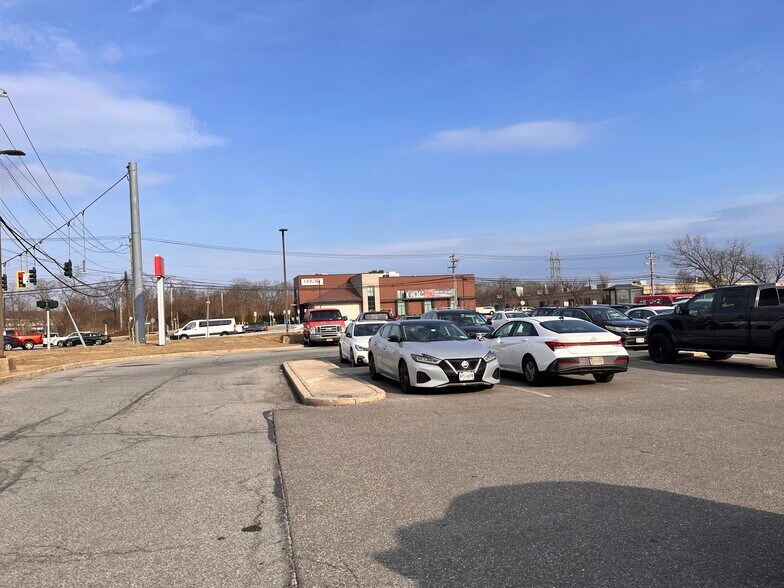 More Photos Of 600 Broadhollow Rd, Melville Office For Lease